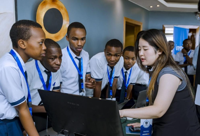 Modern Lecture Halls & Smart Classrooms